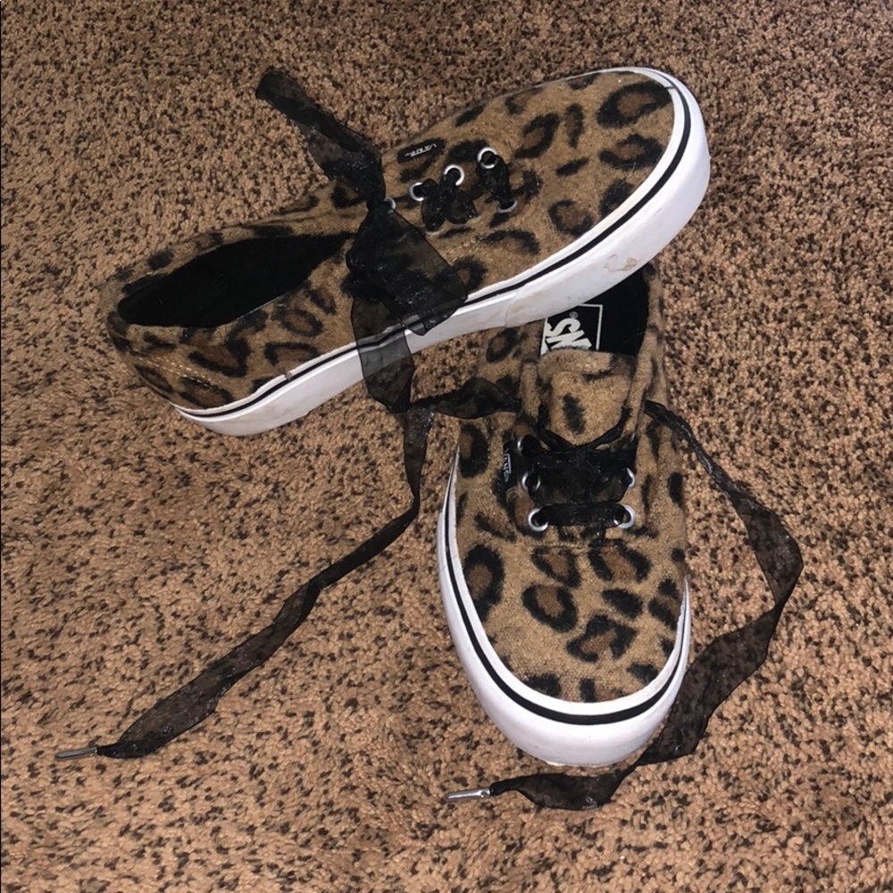 PLATFORM CHEETAH VANS WITH RIBBON LACES